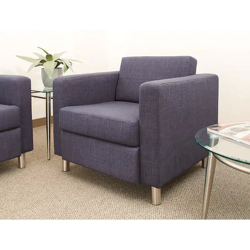 Fauteuil d'appoint rembourré avec accoudoirs