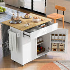 Un îlot de cuisine mobile avec rangements, étagères réglables, roulettes
